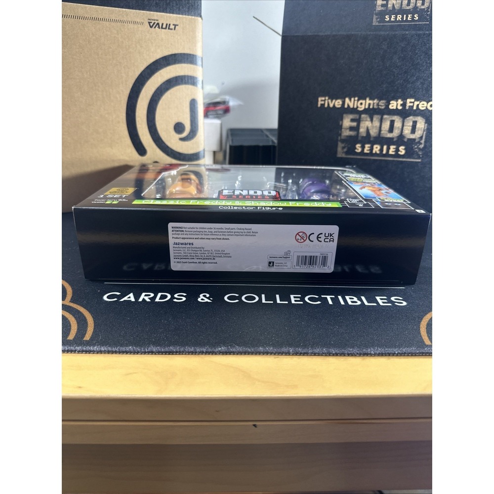 Jazwares Vault Five Nights at Freddy's Endo-01 Classic Freddy and Shadow Freddy - Picture 6 of 16